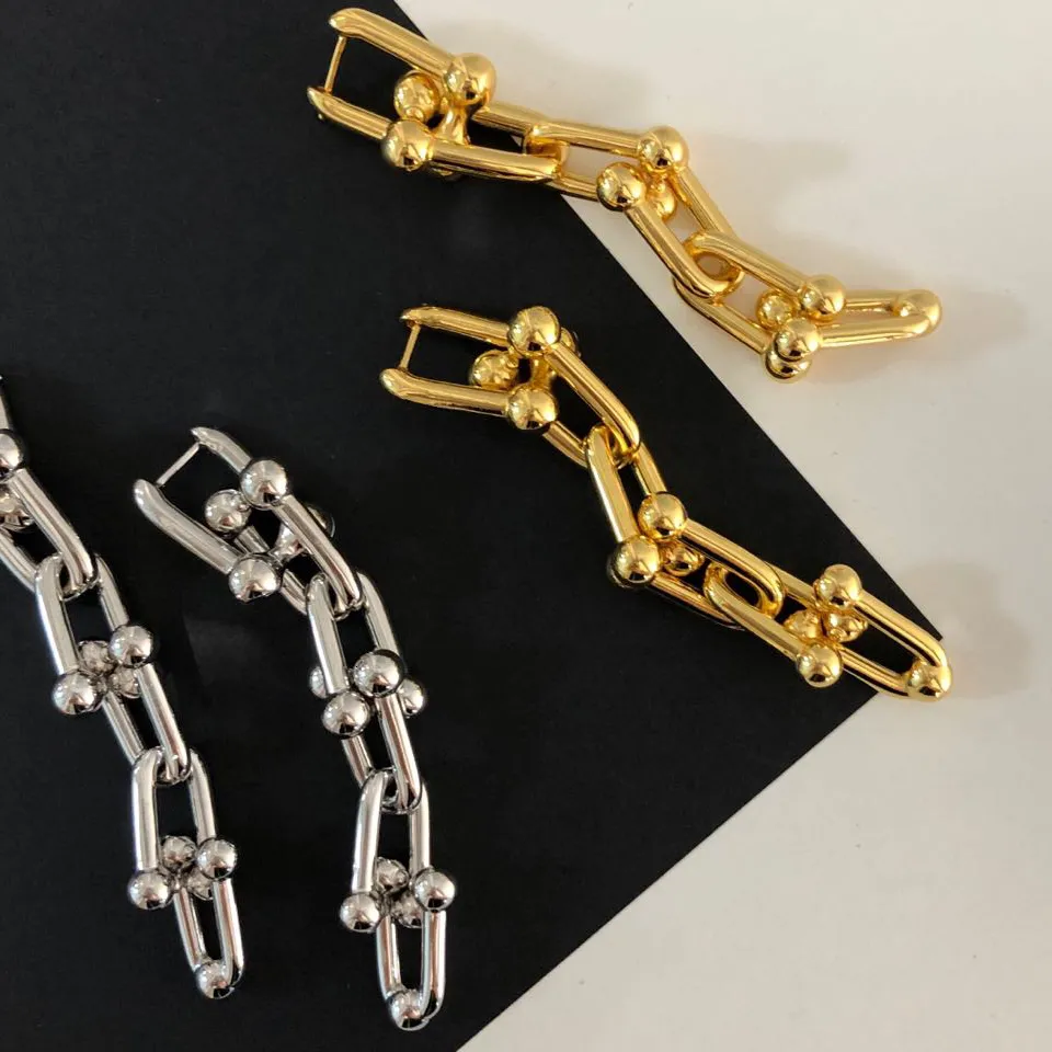 Stud Gold Silver Long Dikke ketting metalen U-vormige oorbellen van topkwaliteit luxe sieraden voor vrouwen beroemde Designer Runway Trend 230714