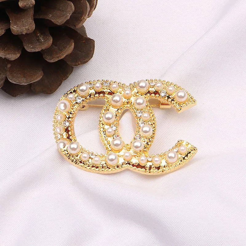 Luxury Women Men Designer Brand Letter Brooches 18K Gold Plated Inlay  Crystal Rhinestone Jewelry Brooch Charm Pearl Pin 2022 Marry Christmas  Party