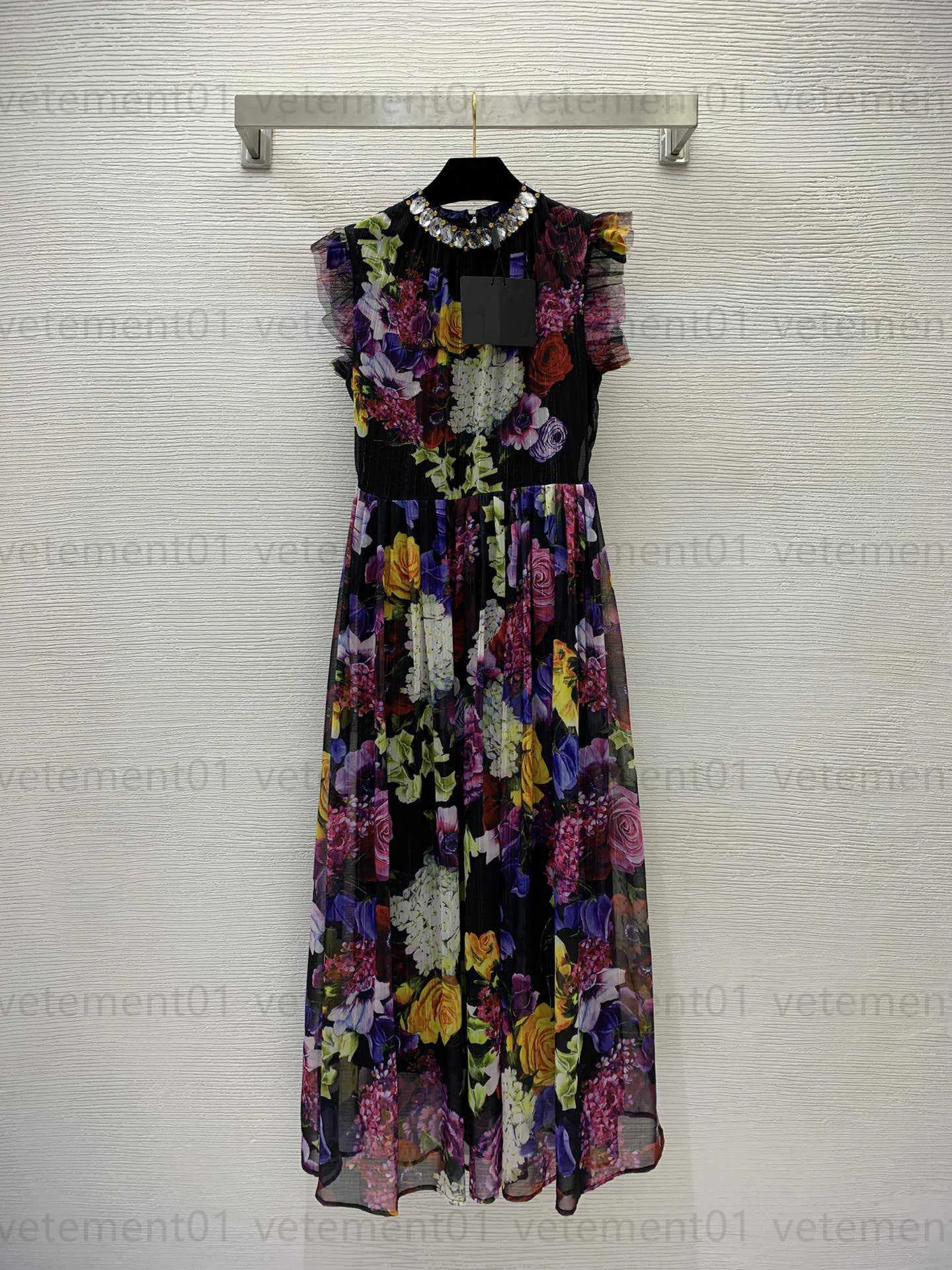Designer Dress Women Floral Tank Top Diamond Beadwork Neckline, Waist Detail, Sleeveless Flowy Hem Summer Dress From Tianshop001, $151.76 In Bulk | DHgate.Com Designer Dress Women Floral Tank Top Diamond Beadwork Neckline, Waist Detail, Sleeveless Flowy Hem Summer Dress From Tianshop001, $151.76 In Bulk | DHgate.Com