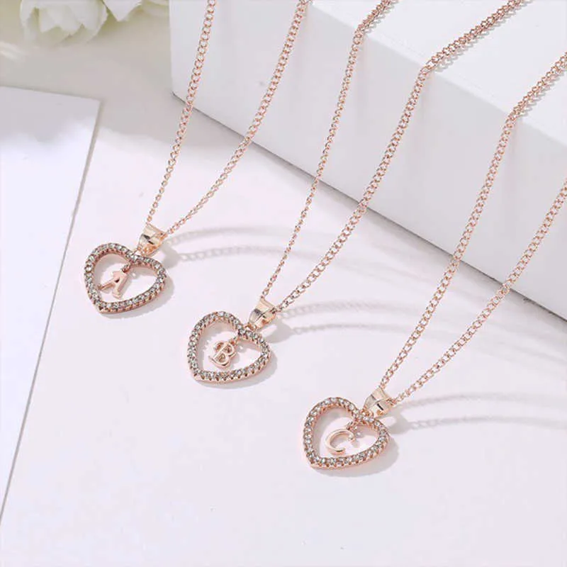 Bling Cubic Zirconia Love Heart 26 Letras inglesas Collar de diamantes Colgante inicial Regalos de San Valentín para mujeres Novias Joyas de oro rosa Collares Accesorios