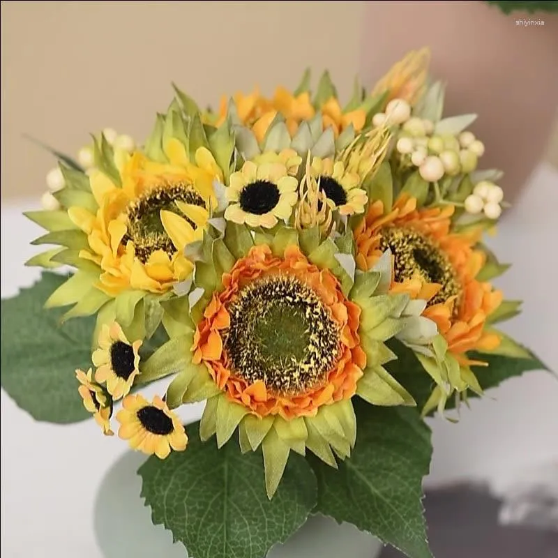 Dekorativa blommor konstgjorda vintage siden solros bukett brud som håller falska bröllopsdekoration tillbehör