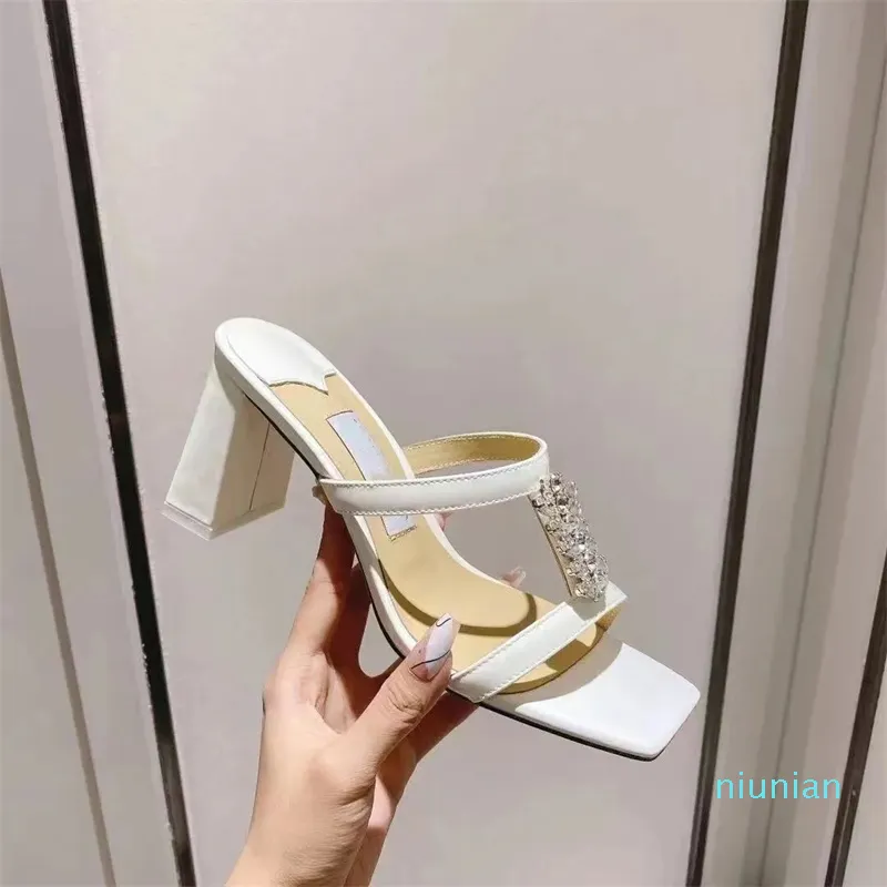 kvinnors tofflor Diamond Buckle Beach Casual Fashion Block Heel Designer Sandals Party Work Luxury Thick Heel Sandal Open Toe Women Shoes With Box