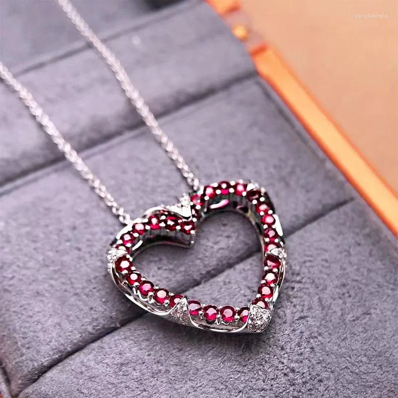 Chaînes Élégant Luxueux Dignifié Zircon Cubique Graine De Grenade Amour Pendentif Collier Dames Dîner Prix Cérémonie Bijoux Cadeau