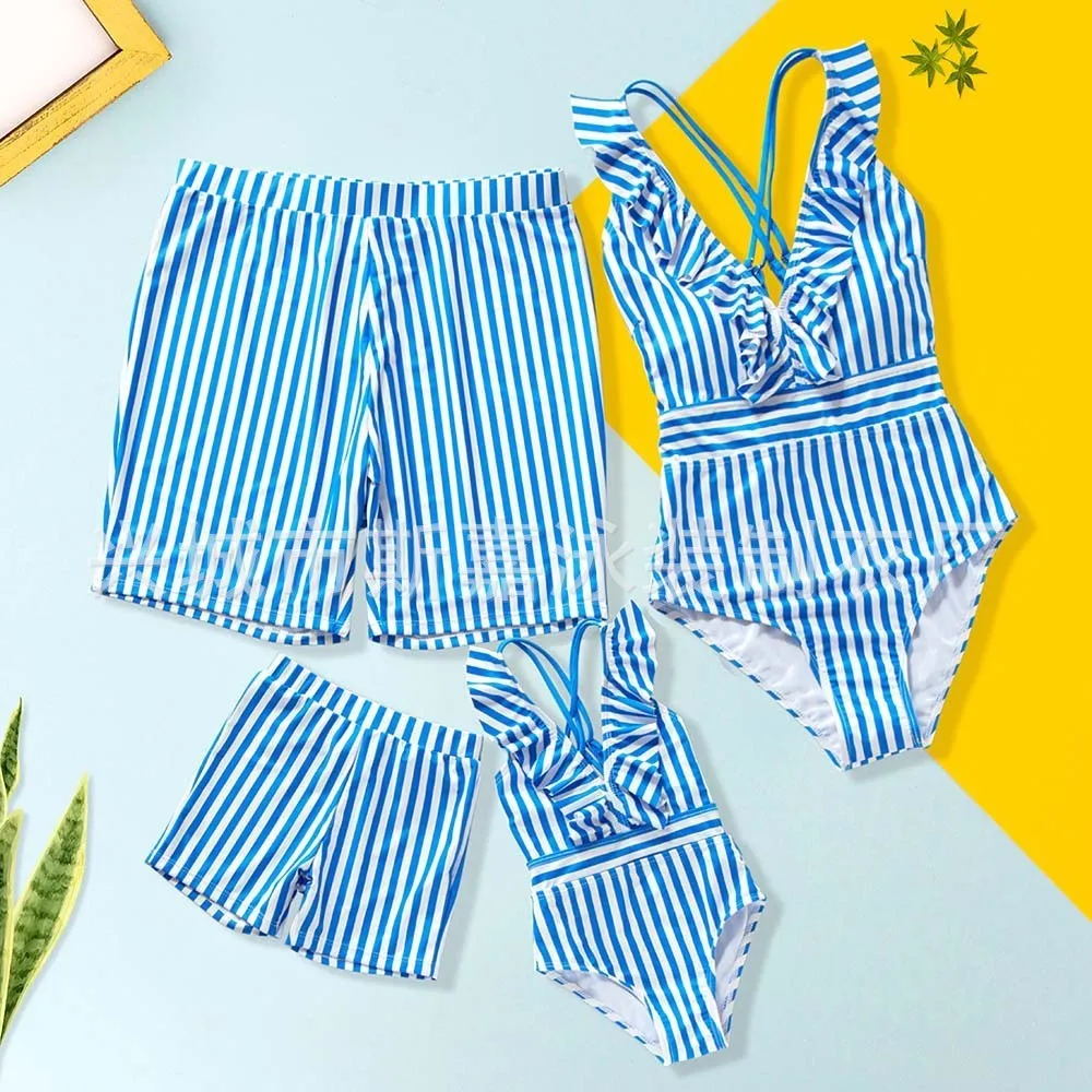 Family Matching Outfits Summer Family Matching Swimsuit Print Striped Mother Daughter Clothing Set Mom Daddy Baby Girl Boy Family Look Clothes 230704