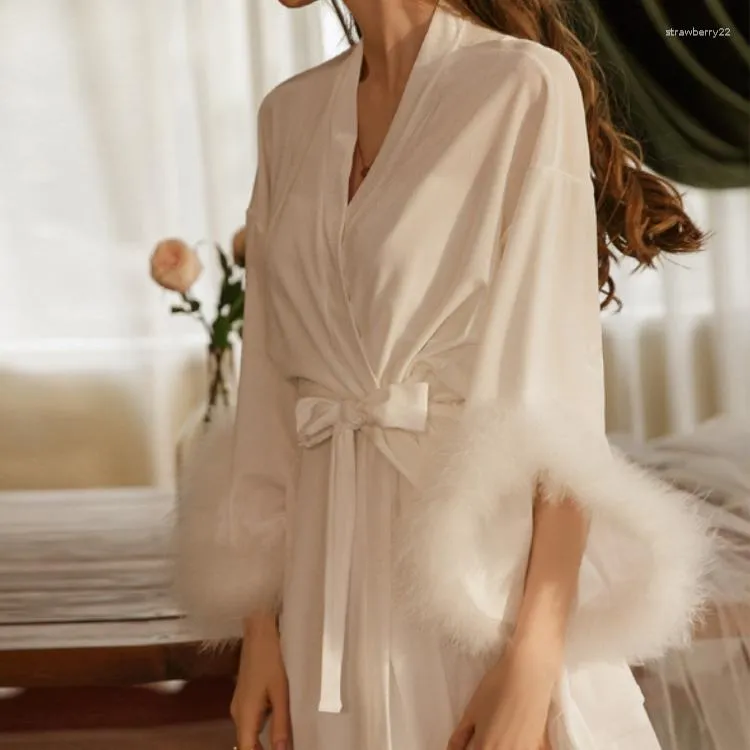 Vetements De Nuit Pour Femmes Mariee Demoiselle Dhonneur Robe De Mariee Avec Plume Velours Femme Col En V Chemise De Nuit Ample Peignoir Vetements De Nuit Sexy Robe De Maison Du 16 37