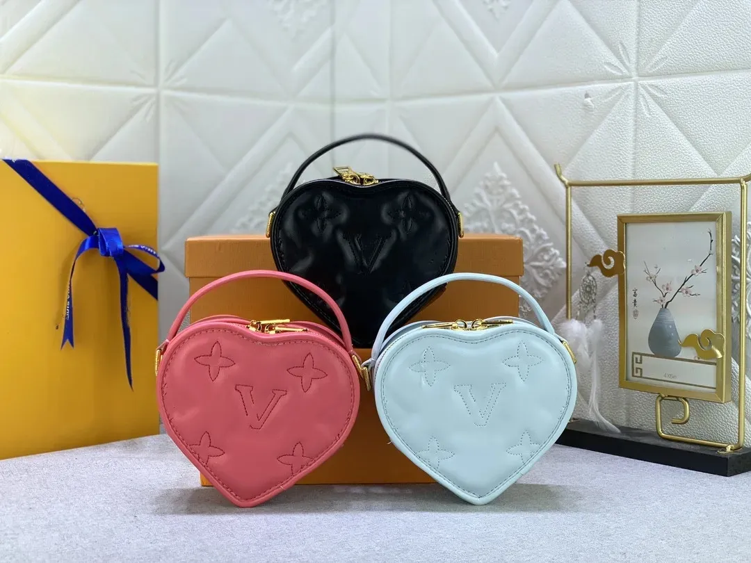 CC Mini Love Bag Pop My Heart Pouch Monograms Quilted Soft Leather Purse Gold Chain Designer Shoulder Cosmetic Bag Crossbody Holder Wallet