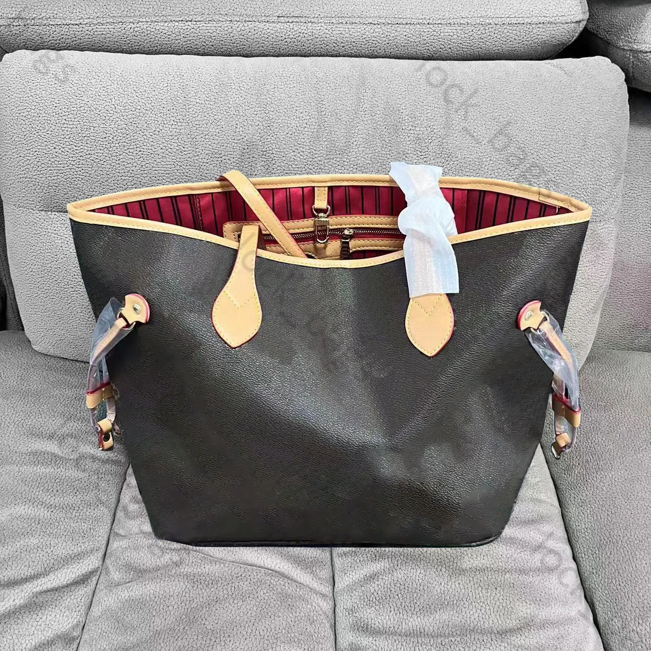 Sacola de grife Bolsas de ombro luxuosas Bolsa de compras para mulheres Bolsas de sela grandes Bolsas tipo clutch Carteira de alta qualidade