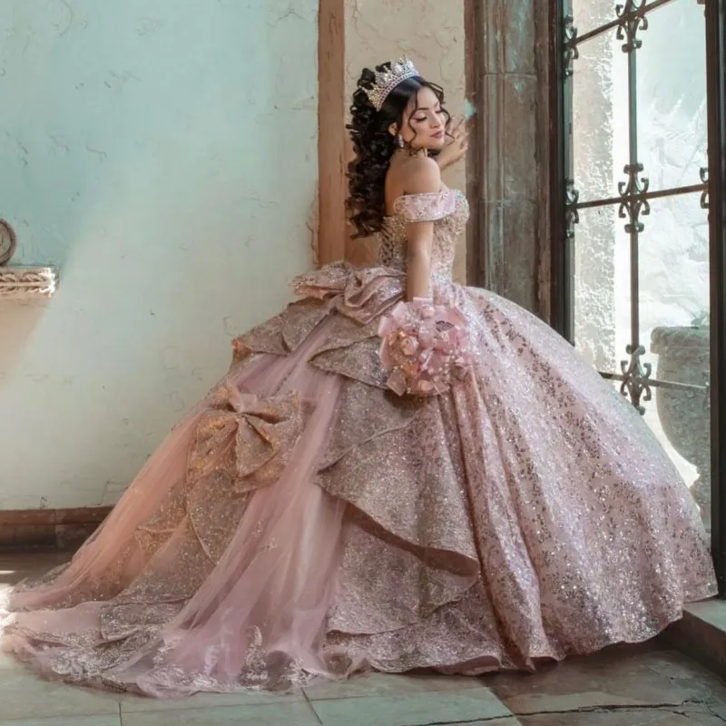 Rosa Ballkleid Quinceanera Kleid 2024 Tüll Applikationen Blumen Schleife Schulterfrei Sweet 15 16 Jahre Geburtstagsfeier formell