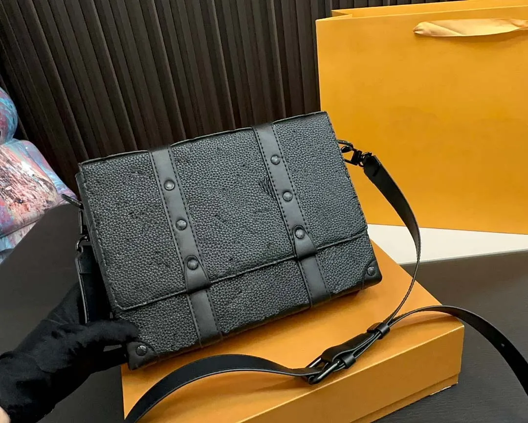 new men's bag designer shoulder bag New luxury handbags ladies cross-body bag Black embossing fashion classic bag