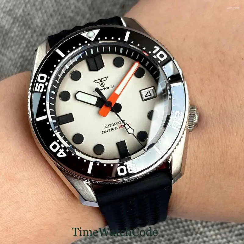 Relógios de pulso Tandorio 20ATM Diver Automatic Watch para homens NH35 Data Safira Cristal Luminoso Branco Mostrador 200m À prova d'água 42,5mm Cerâmica