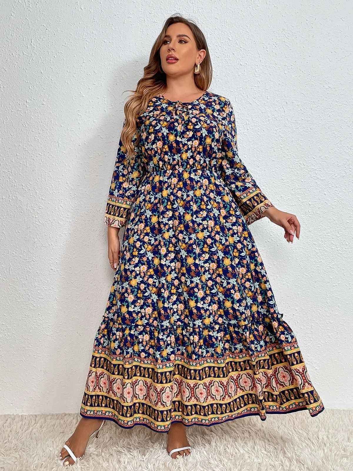 chinese dress ladies Plus Size Party Maxi Dresses Long Sleeve See-Through Lace Maxi Dress