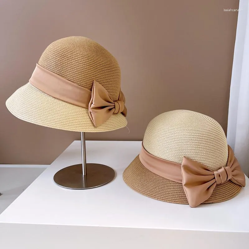 Geniş Memlu Şapkalar Moda Lady Hepburn Bow Balıkçı Kova Şapkası Kadınlar İçin Yaz Sunhat Zarif Saman Havzası Plaj Tasarımcısı Bonnet Toptan