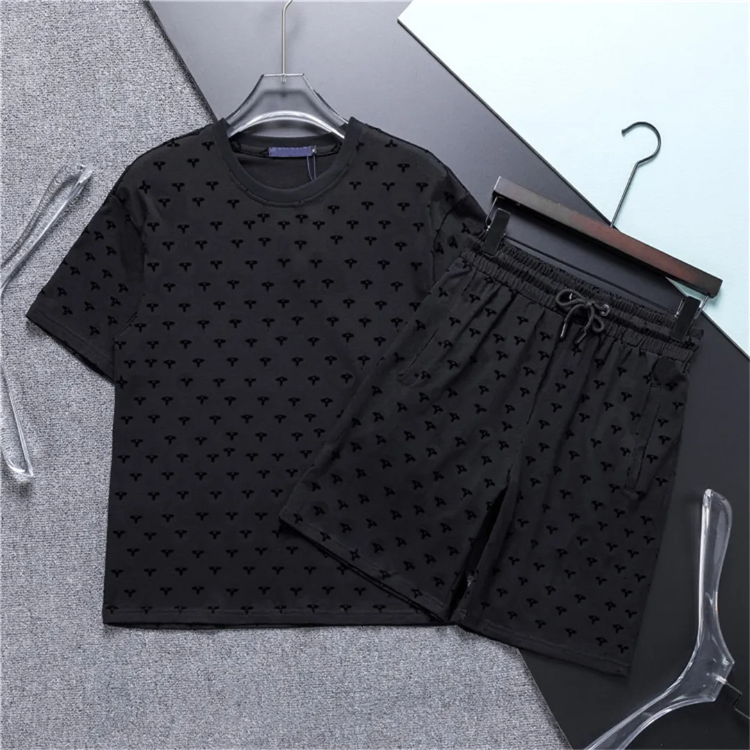 Nuovi tute firmate da uomo pantaloncini da spiaggia estivi Pullover set di abbigliamento sportivo Lettere Stampa grossisti Moda donna T-shirt da corsa all'aperto Tute a maniche corte