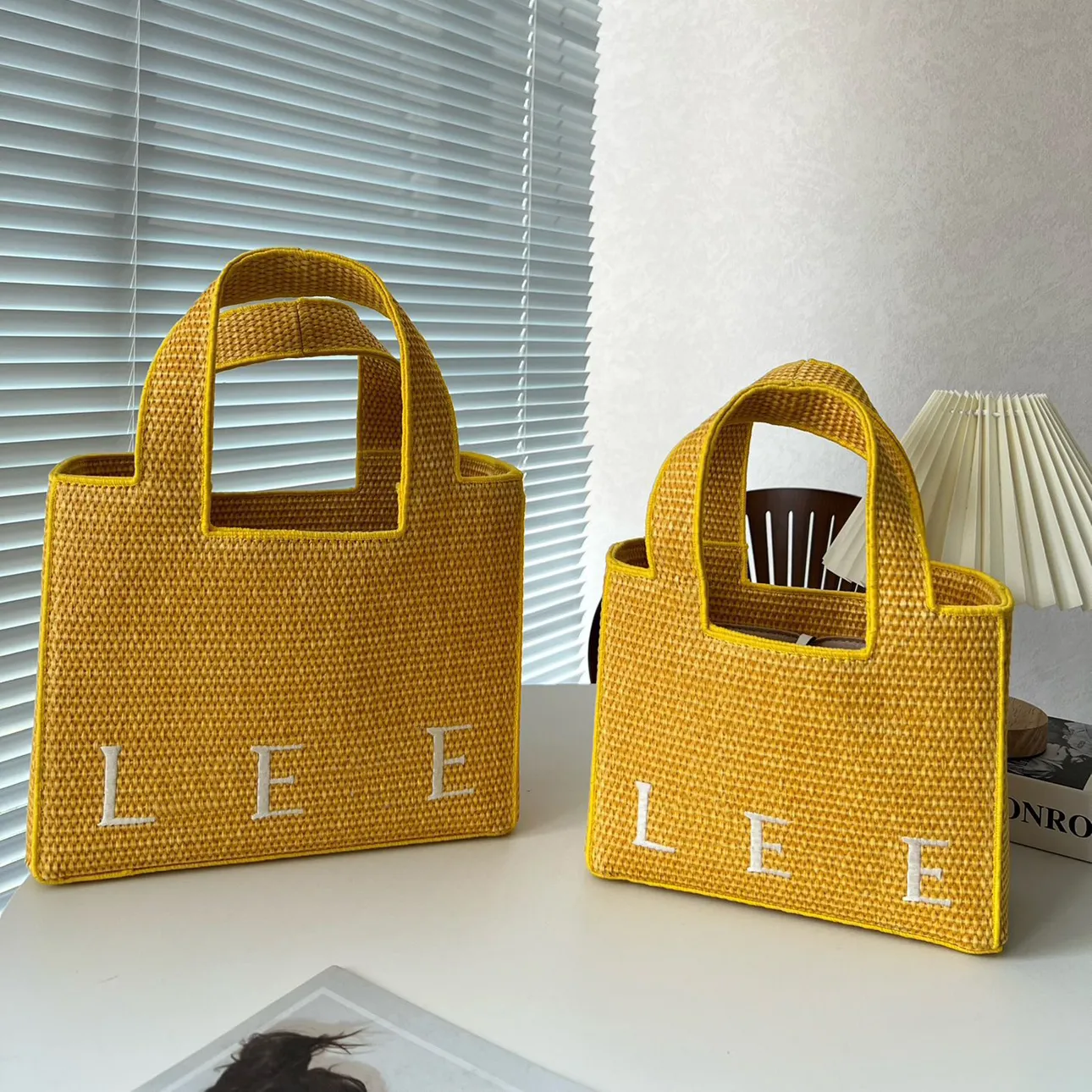 Designer Straw Embroidery Luggage Clutch Bag Womens Luxurys Weave Handbags Shop Bags Mens