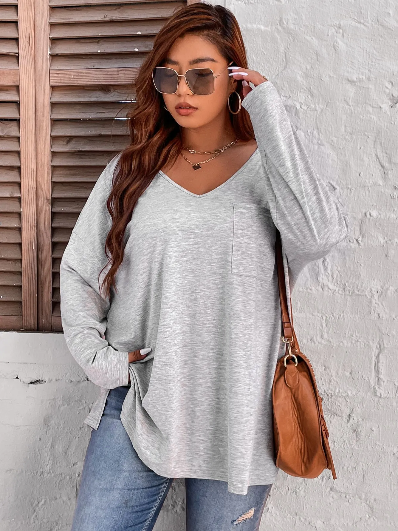 Dames T-shirt met grote maten Grote maat 4xl Tops Dames Herfst Zomer Grijs Effen Blouse Zak Lange mouw V-hals Losse oversized dames T-shirts 230715