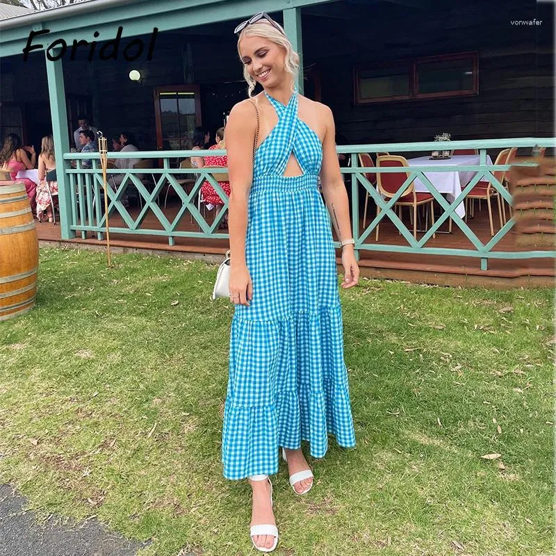 Casual Dresses Foridol Sleeveless Women Summer Backless Long Maxi Dress Sexy Halter Gingham Blue Drop Beach Robe Femme 2023