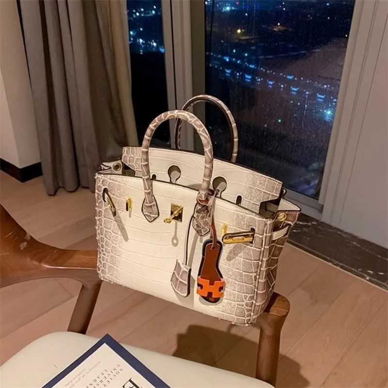 Platinum Luxurys Leather Handbag Tag Advanced Crocodile Pattern Bag 2024 Fashion Womens Bag Crossbody Small Bag One Shoulder