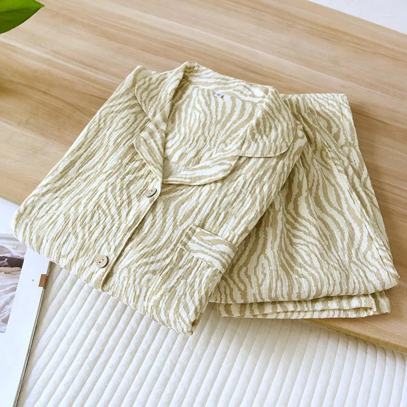 Kvinnors sömnkläder Autumn Striped Pyjamas Cotton Gaze Lapel Pocket Buttons Långärmad nattklänning byxor ytterkläder unika nattkläder