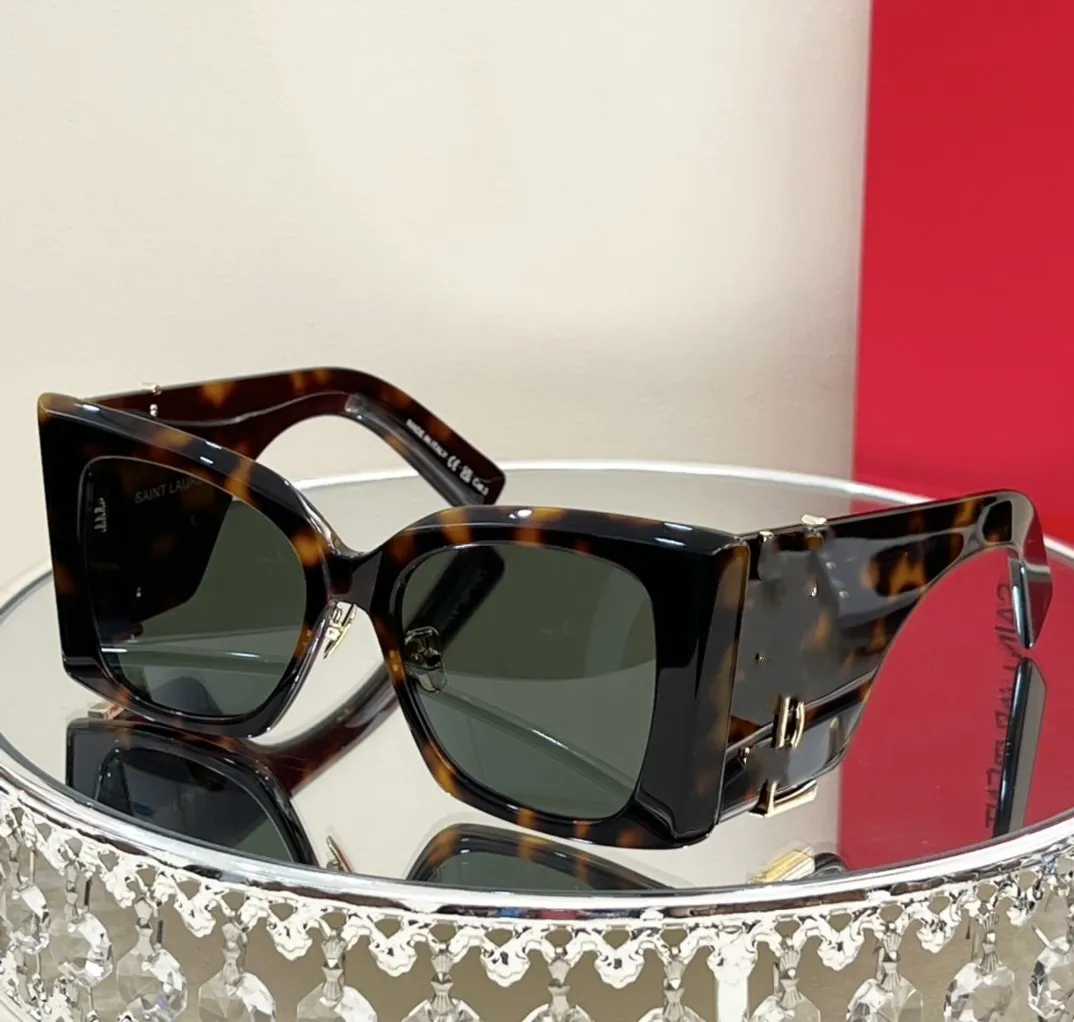 haute qualité yslllllM119 Lunettes de soleil rectangulaires noires pour femmes Designer Lunettes de soleil hommes célèbres à la mode Classique rétro lunettes de soleil de marque de luxe avec boîte