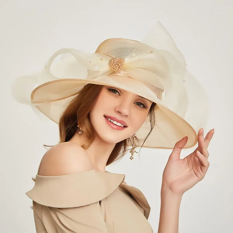 Wide Brim Fashion Flat Cap Classic British Style Hats for Women s Travel and Sun Protection