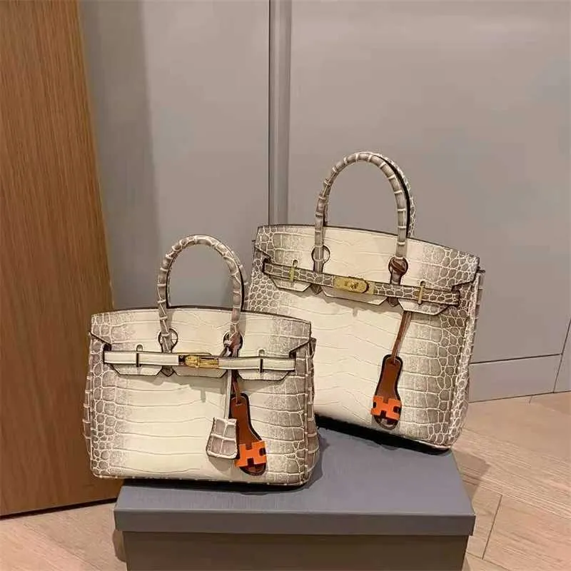 Platinum Luxurys in pelle di borse 2024 BAG DI CROCODILE REAL BASS BASSE DOMENA BASSO DONNA BASSO DEMBI CROVE CROVE ONE SCHE PORTATILE ESPRITÀ E SIMMA