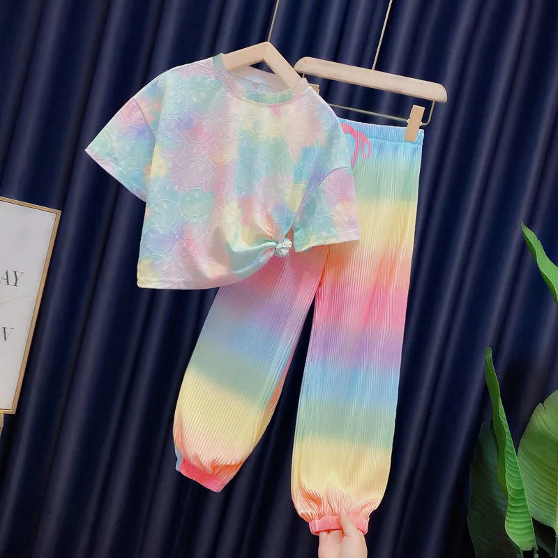 Conjuntos de roupas meninas roupas de verão tingidas em nó terno versão coreana arco-íris fino manga curta calças casuais conjuntos de duas peças roupas infantis para 3-14 230717