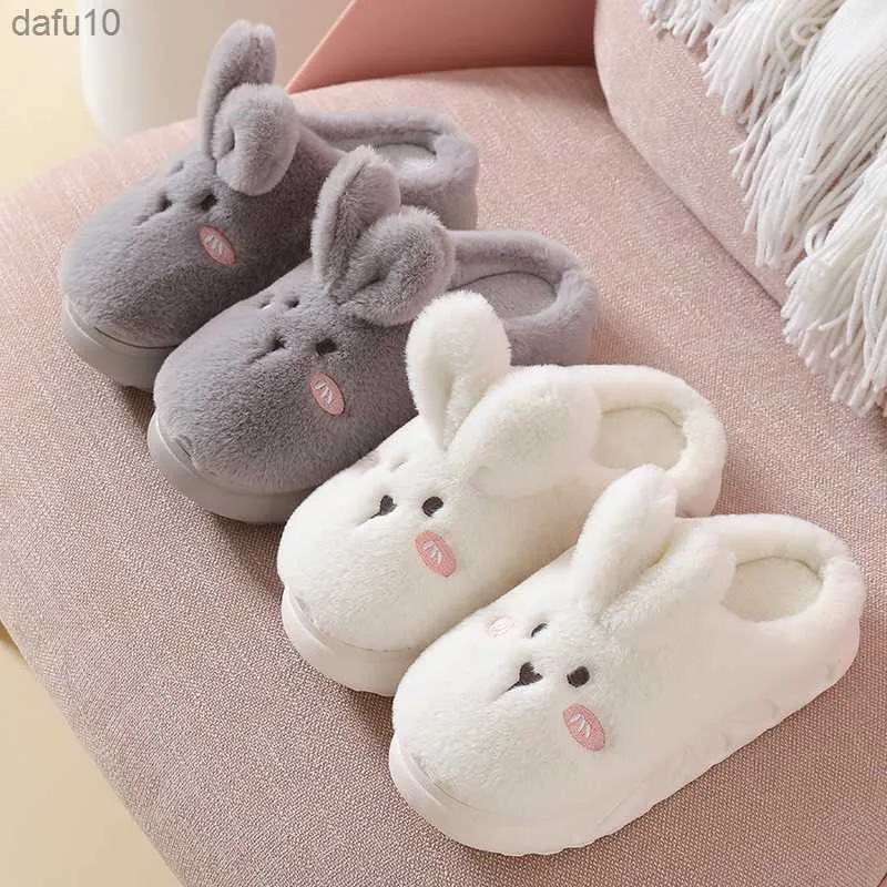 2022 Pantofole animali di peluche carine Donne Lovely Bunny Rabbit Slides Pantofole da camera da letto al coperto Pantofole morbide pelose con suola morbida L230704