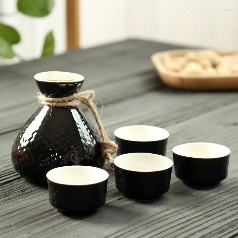 Bicchieri da vino Tessitura creativa Set di lusso da 5 pezzi Dispenser in ceramica Caraffa per frutta gialla Liquore Bicchiere per spirito Sake giapponese