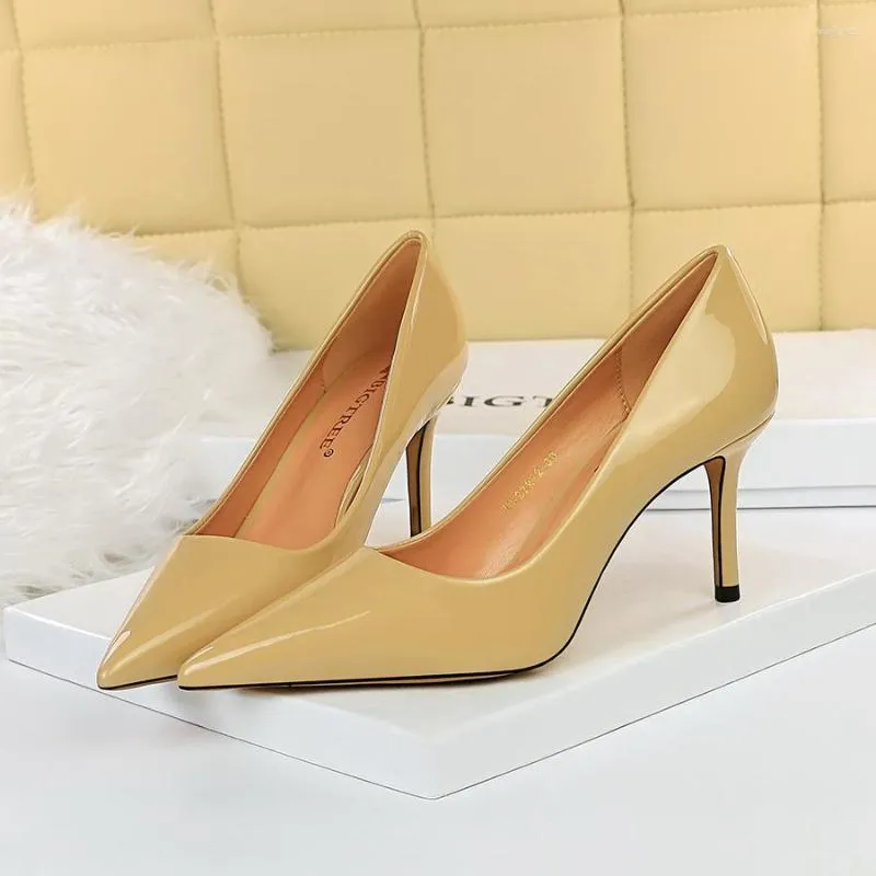 DHgate Bling Patent Leather Yellow Pumps High Heels for Modern Women Shoes Accessories