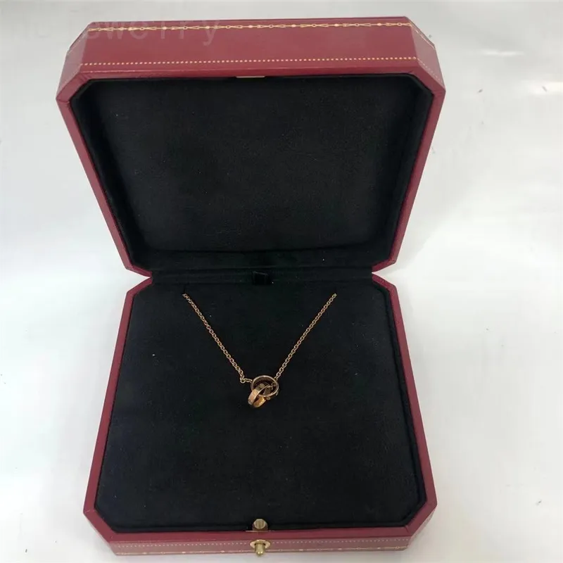 Circle Designer Necklace Love Pendant Neckles For Men Plated Gold Valentines Day rostfritt stål Lyxiga enkla diamanthalsband 275S