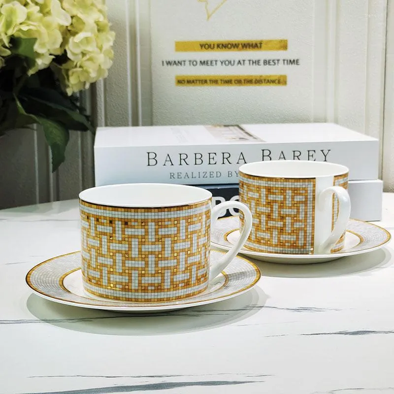 Kaffekrukor Drop Leverantörer Classic Mosaic Tea Cup och Saucer Gold Ceramic Mug Creative Table Seary With Present Box