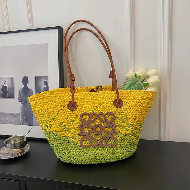 Nova bolsa de palha artesanal para mulheres 2023 estilo rural tecida bolsa de praia de alta capacidade para férias