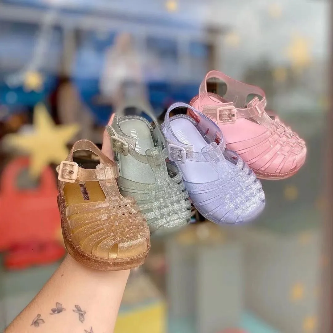 Sandaler Mini Melissa Girl's Roma Jelly Sandals Princess Sparkle Fashion Jelly Shoes Kids Candy Color Beach Wear for Children HMI043 230718