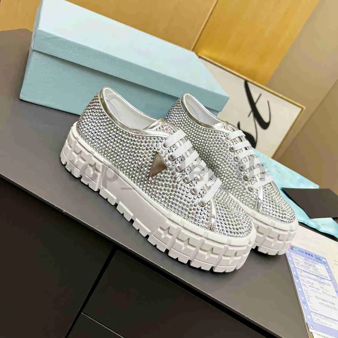 Womens Designer Sneakers Sneaker For Women Casual Sport Shoes Mesh Running  Shoes Rhinestone Decor Slip Cheetah, Black, 6.5 : Amazon.ca: Clothing,  Shoes & Accessories