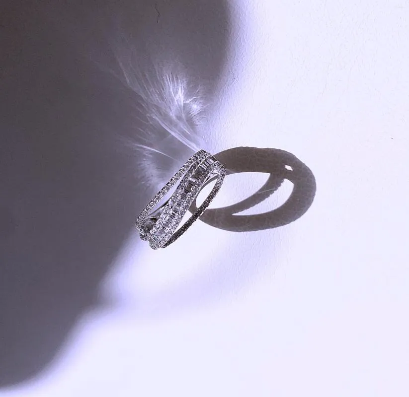 Cluster Ringe Mode voller Diamanten Super Flash Line Ring Weibliche Open Water Ripple Finger Party Geburtstag Schmuck Geschenk Großhandel
