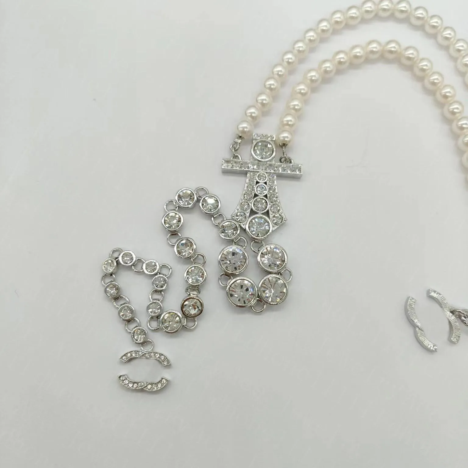 Luxo moda pérola colar designer jóias casamento diamante platina letras pingentes colares para mulheres c carta diamante amor colar casal presente 111806