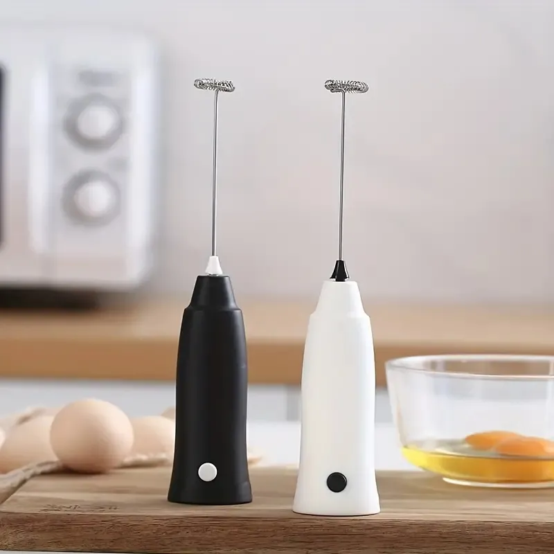 Batteur à oeufs portatif pour machine à mousse électrique