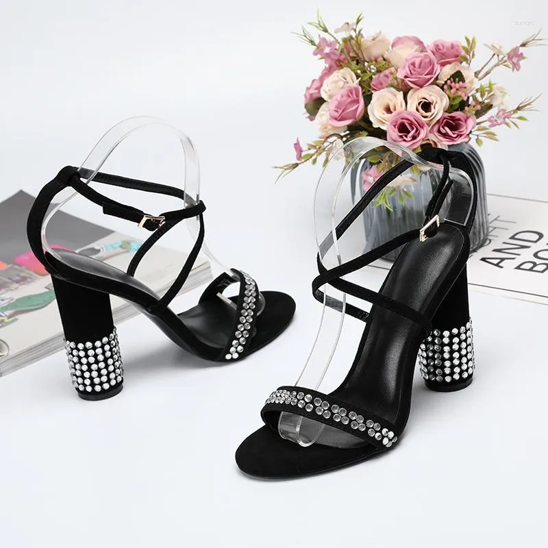 2024 Sandali moda sexy Summer Lady Scarpe con tacco alto in pelle scamosciata nera con cinturino in cristallo Stripper 46856