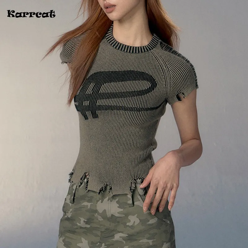 女性のTシャツKarrcat Grunge Aesthetics Knitted Top Vintage Frosted Tシャツパンク壊れたクロップトップハラジュクスリムリブリブ付きTシャツY2Kストリートウェア230718