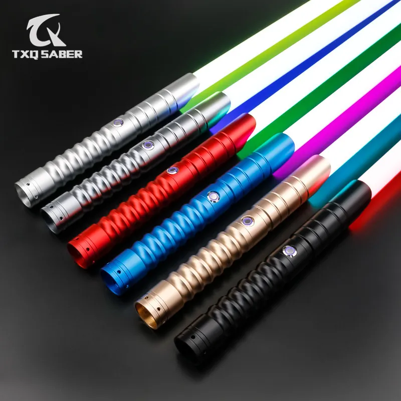 LED Light Sticks TXQSABER RGB Pixel Smooth Swing Lightsaber Metalen handvat Heavy Dueling Colors Change Force Sounds Blaster Laser Zwaard Kinderspeelgoed 230718