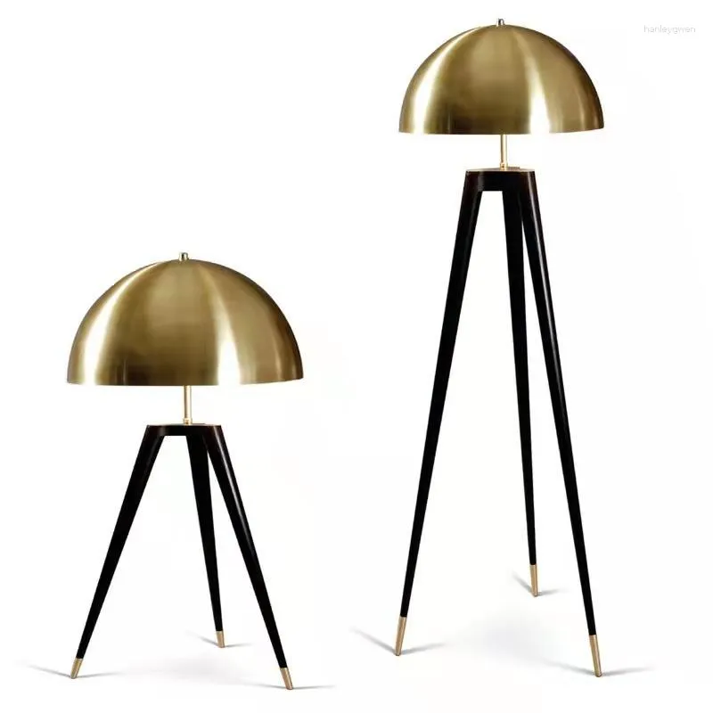 Lampadaires Lampe LED nordique Champignon Designer Art debout Maison Salon Chambre Décor Lampes de chevet Table de bureau en métal