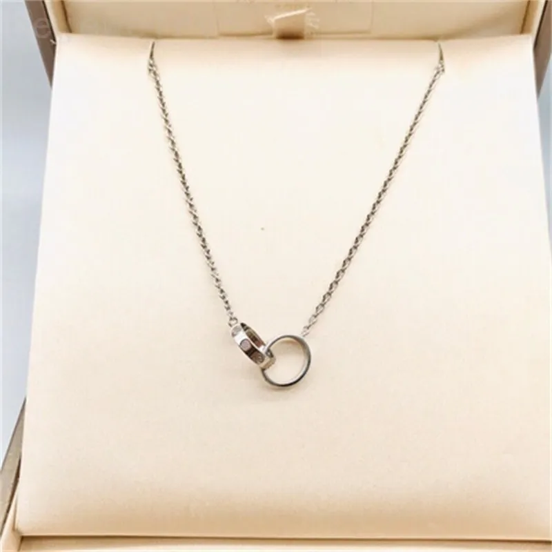Любовное подвесное ожерелье для мужских ретро -ювелирных украшений дизайнер свадебная вечеринка Пара подарков высшее качество бриллиантовые ожерелья мод
