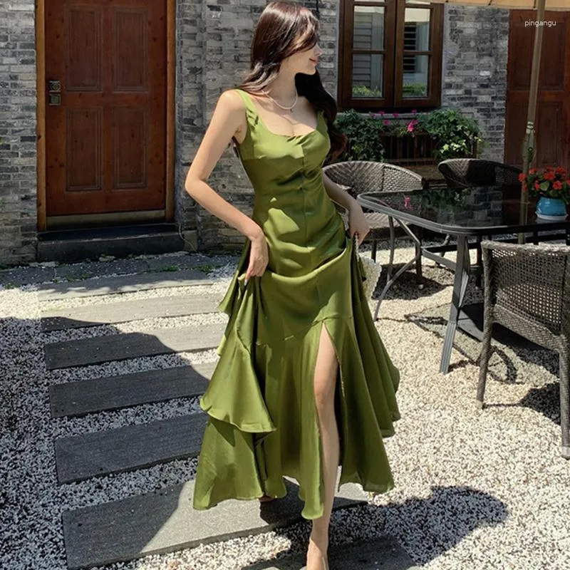 Casual Dresses Fashion Summer Korean Vintage Sexig ärmlös Long Party Ladies Elegant Robe Backless Ruffle Split Satin Fishtail Dress