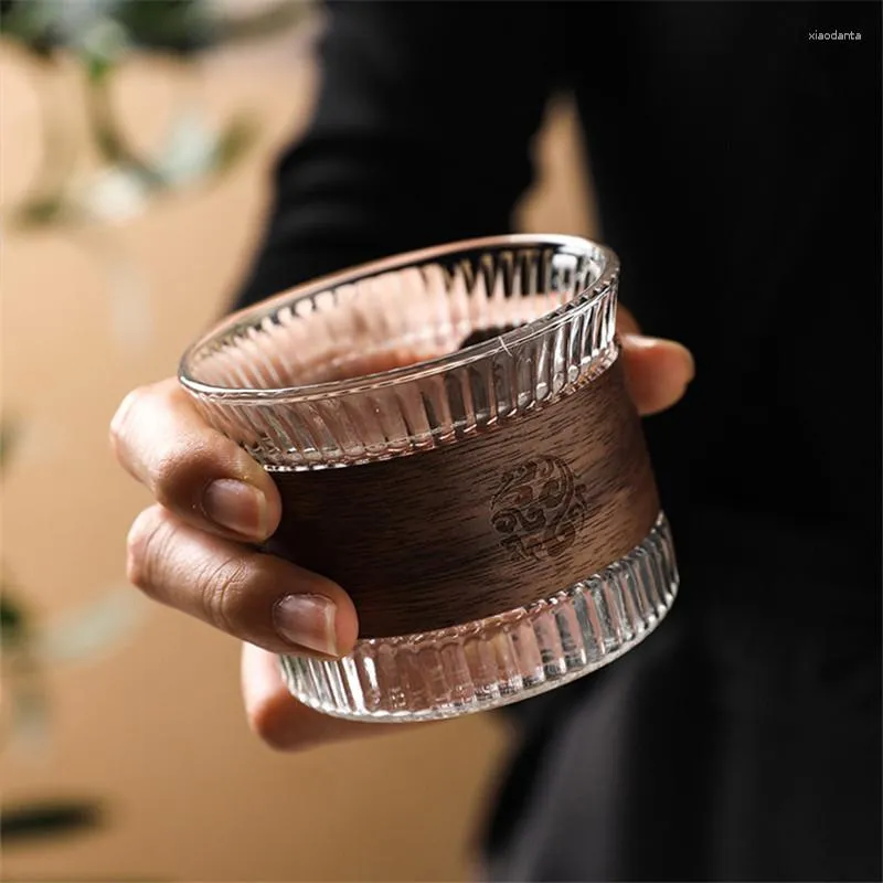 Tazas de vino pequeñas Retro japonesas, taza de café, taza de té gruesa resistente al calor, vidrio transparente de 100ml con soporte de madera para bebidas