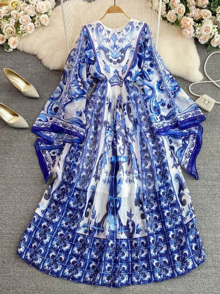 Grundläggande casual klänningar Summer Bohemian Blue and White Porcelain Print Chiffon Dress Women Clothing O Neck Flare Sleeve Stor Swing Maxi Vestidos 230717