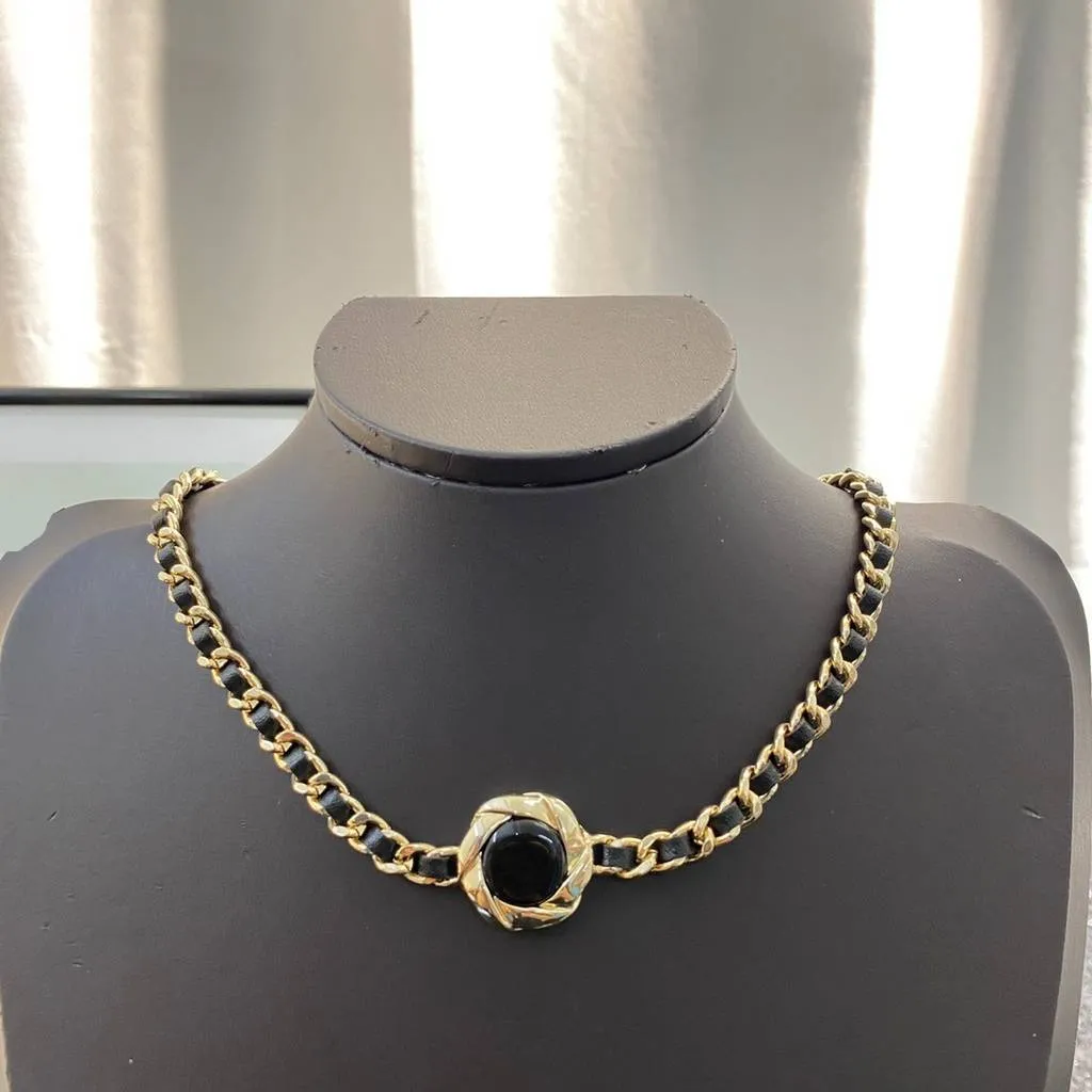 Collares pendientes de lujo Diseñador 18K Chapado en oro Diamante Crysatl Regalo de mujer Accesorios de joyería