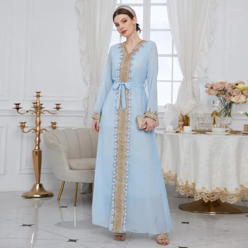 Casual Dresses Women's Chiffon Dress Lace Patchwork midja Arabiska kläder för kvinnor Solid Color V-ringningsapplikationer Mid-Eastern Elegant Robe