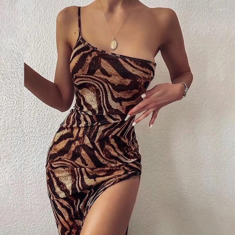 Vestidos Casuais SKMY Longo 2023 Roupas de Verão Para Mulheres Alça Espaguete Um Ombro Sexy Magro Tigre Padrão Listrado Vestido Estampado