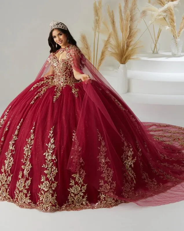 Abiti da quinceanera con scollo a cuore in oro bordeaux con applique a mantella lunga Abiti da cerimonia per debuttanti 15 anni