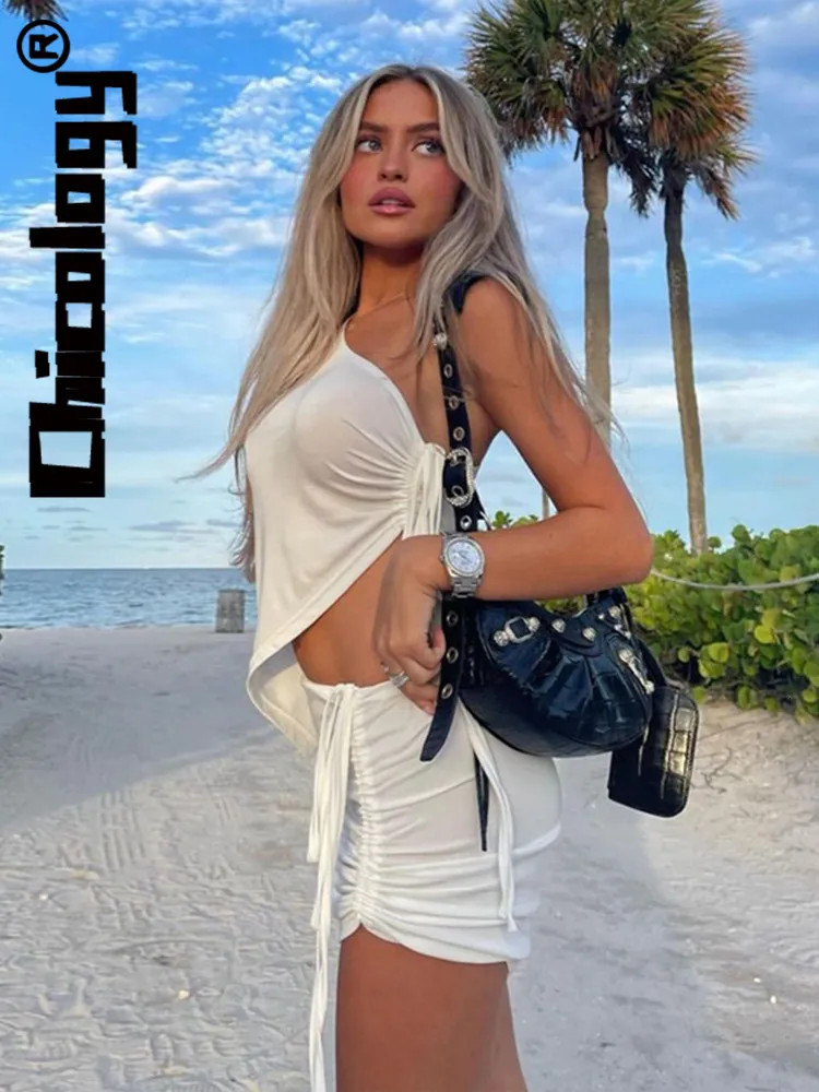 Abito a due pezzi Chicology Donna Una spalla senza maniche Disegnare String Crop Top Increspato Sexy Party Casual Streetwear Estate 2 pezzi Gonna Set 230718